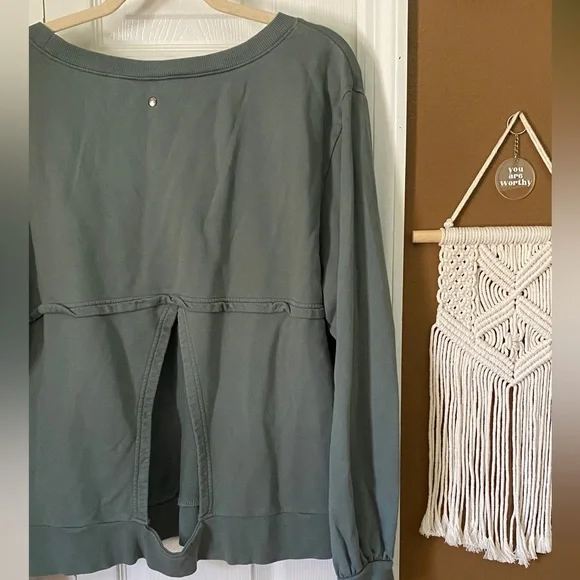 SOLD ON INSTA - Picture 3 of 3